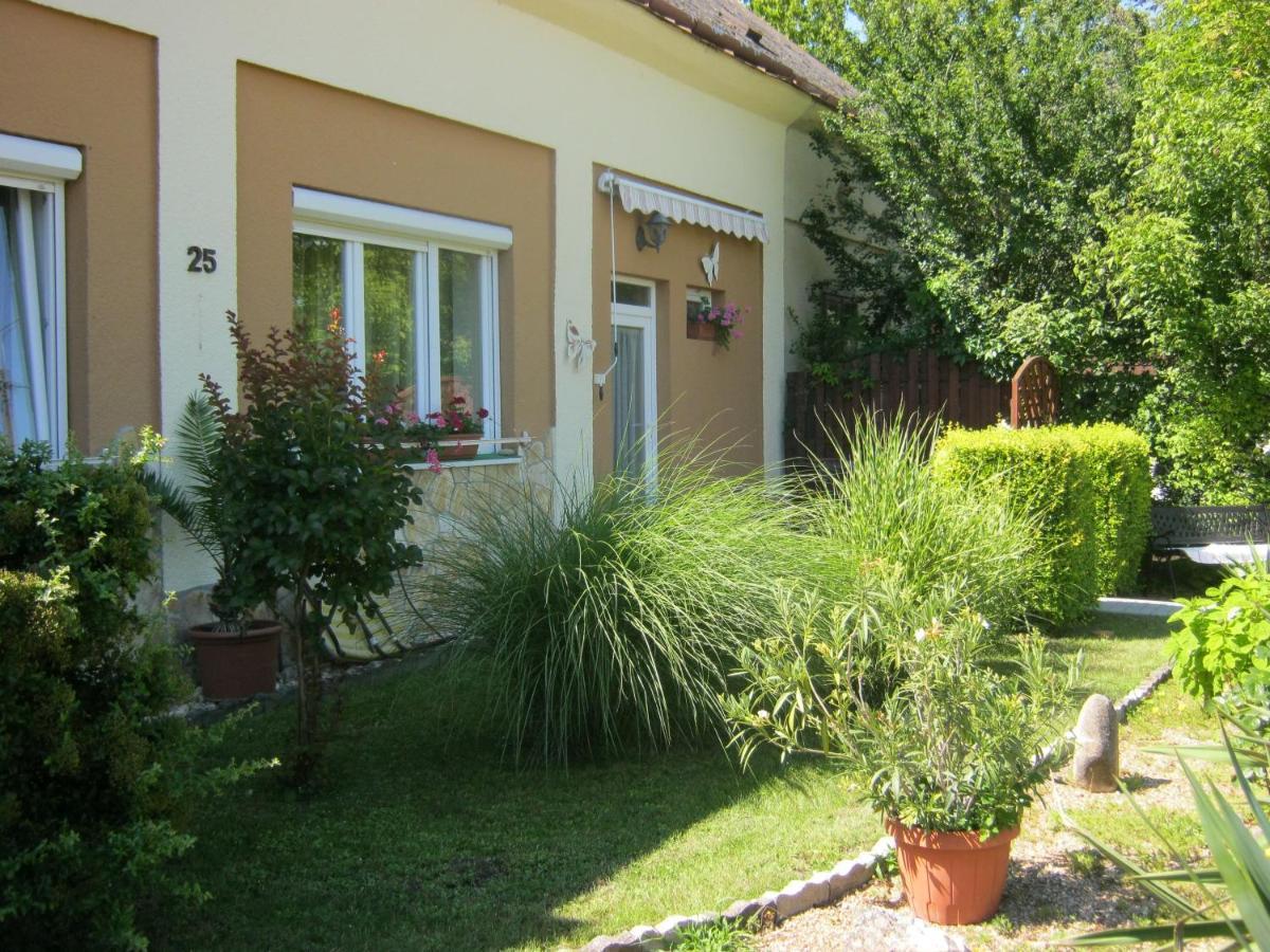 Kitti Apartman Balatonboglar Bagian luar foto