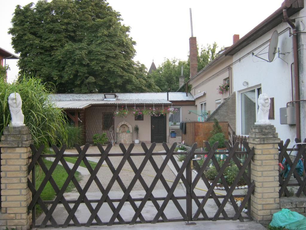 Kitti Apartman Balatonboglar Ruang foto