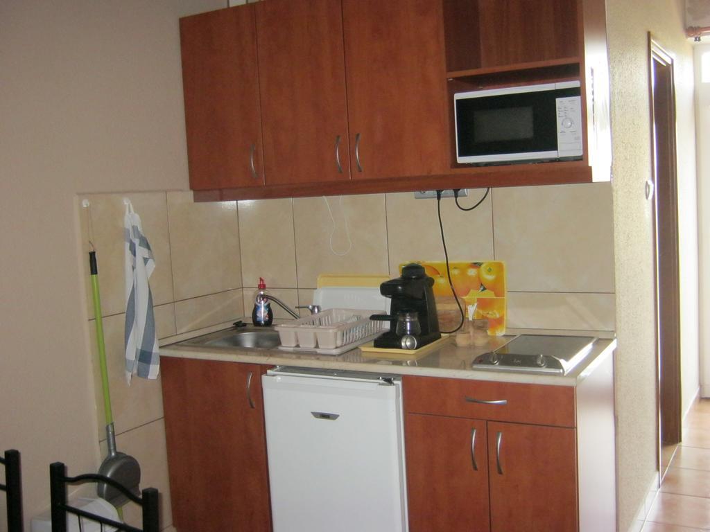 Kitti Apartman Balatonboglar Ruang foto